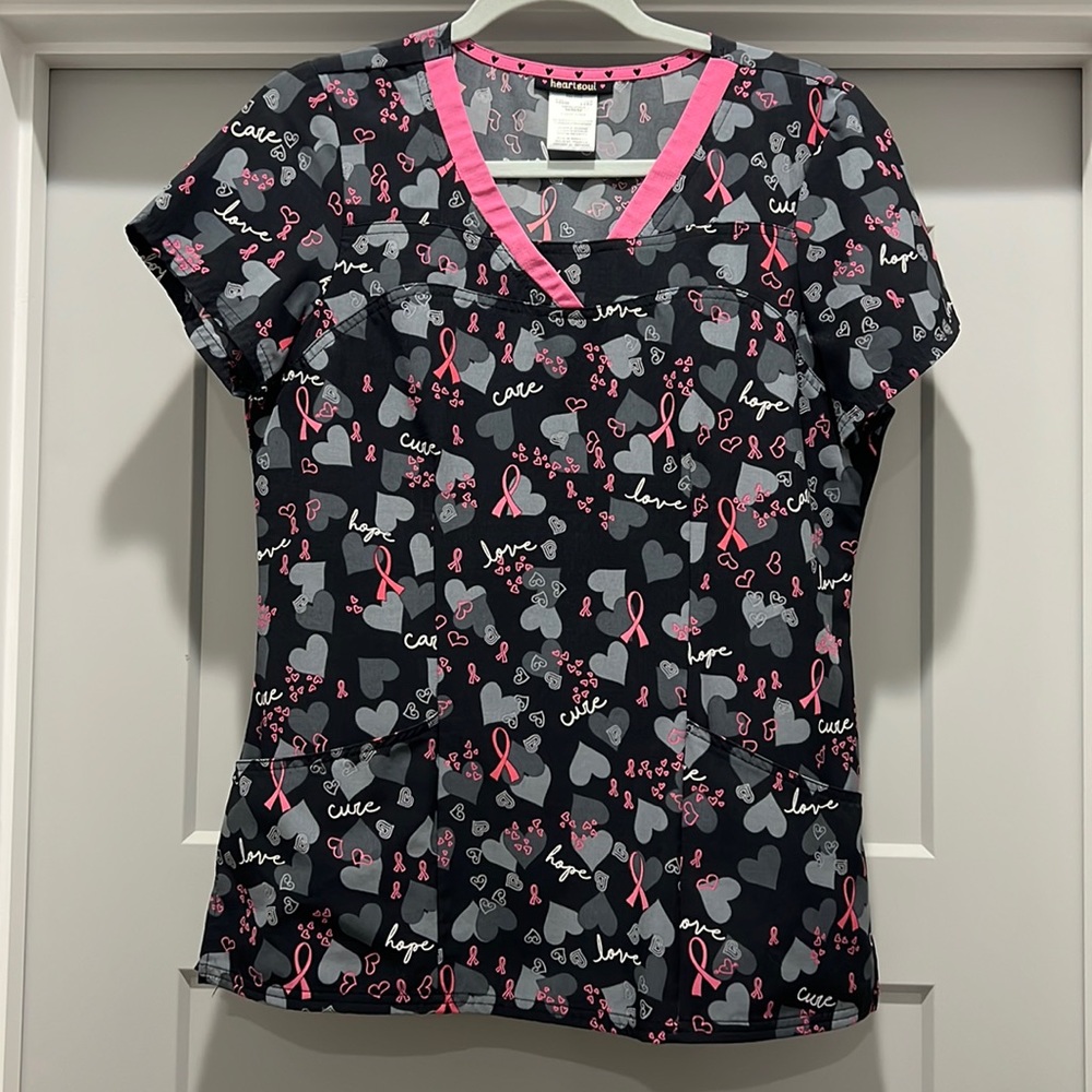HEARTSOUL BREAST CANCER AWARENESS SCRUBTOP